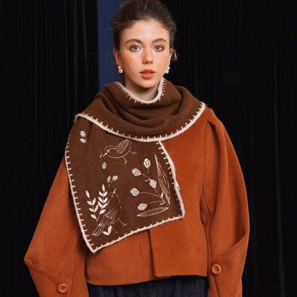 自然と夢が織りなす芸術的アクセサリー：鳥と植物刺繍のショール 《C0192》