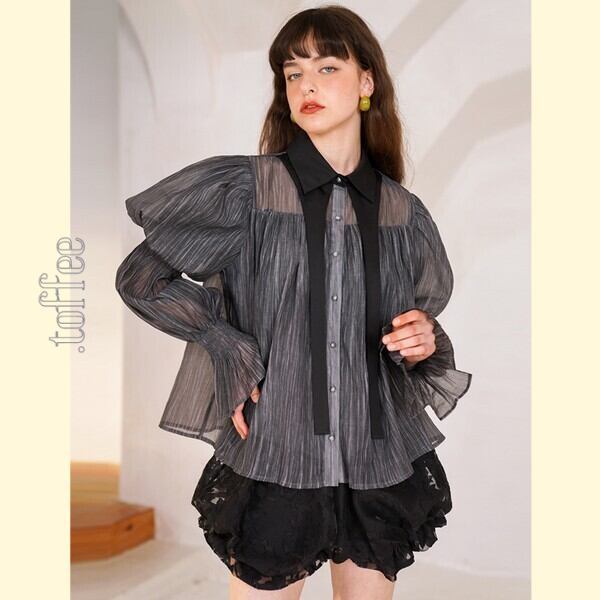 アートと植物のロマンティックな組み合わせ ロマンティックブラウス  C0159