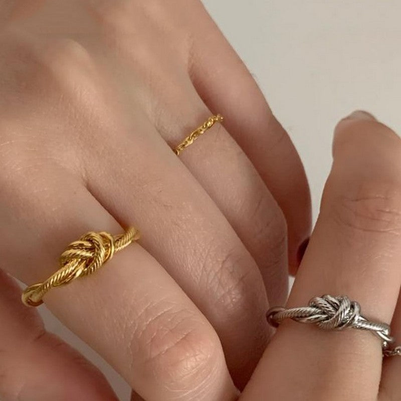 結び目キュッとしたリング