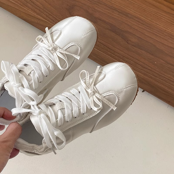 【4color】ラウンドトゥリボン付きレースアップスニーカー　Z00337