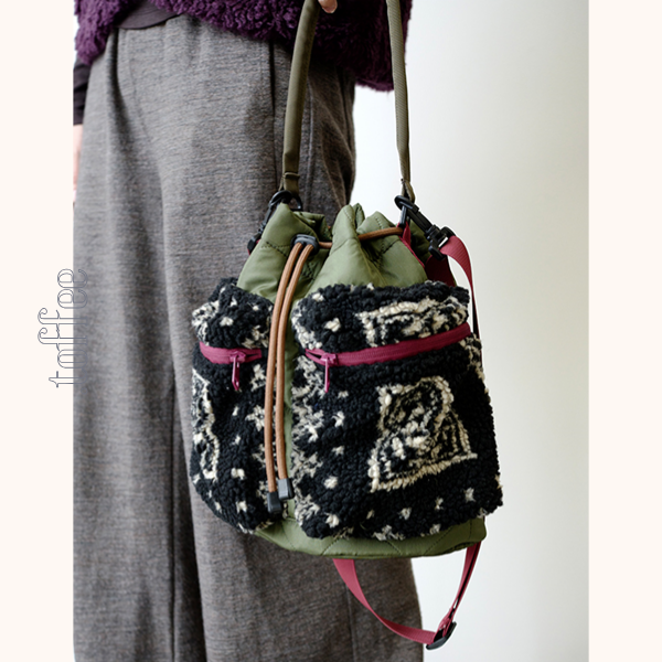 ドローストリング付きボアショルダーバッグ　Z00606