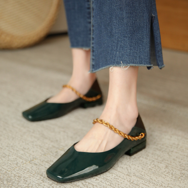 【2color】パテントレザーチェーンローヒールパンプス X-370