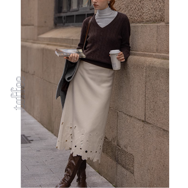 【2color】花柄レースAラインミディ丈スカート《Z00859》