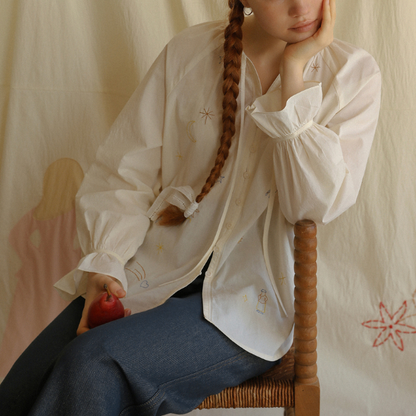 ポニーと星のロマンティック刺繍入りホワイトブラウス《Z00829》