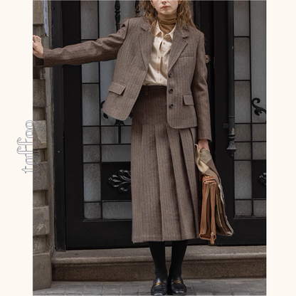 ストライプテーラードジャケット＆ロングプリーツスカートセットアップ《Z00865》