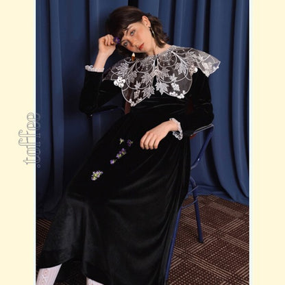 ブラックベルベットの調べ：フェアリーレースのクラシカルワンピース 《C0195》