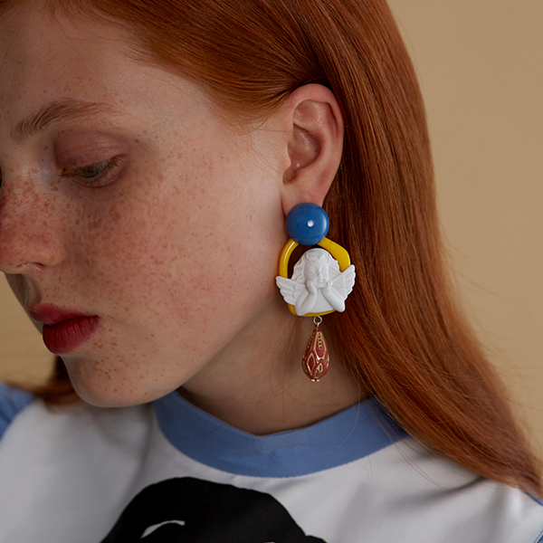 【2pattern】エンジェルモチーフドロップイヤーアクセサリー　《Z00797》