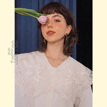 妖精の語る詩：芸術的刺繍レースのクラシカルブラウス 《C0203》