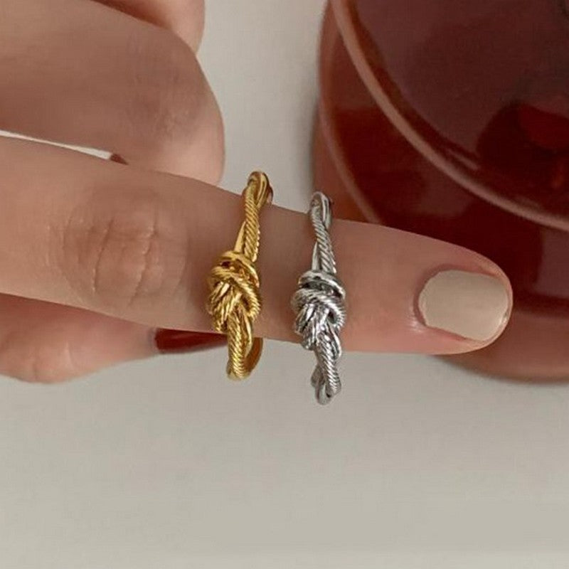 結び目キュッとしたリング