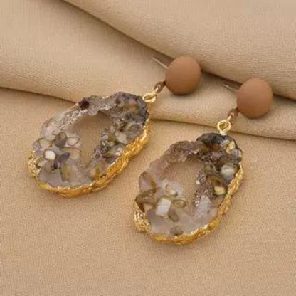 【２color】ジュエリーデザインコントラストストーンピアス AU-277