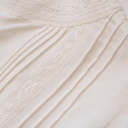 【2color】レース刺繍＆バックボタンディテールブラウス《Z00869》