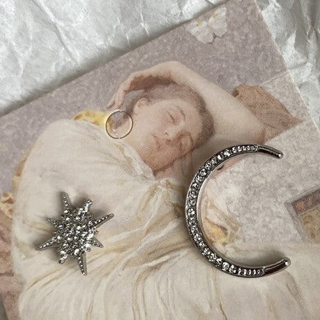 【２color】太陽と月のイヤーアクセサリー