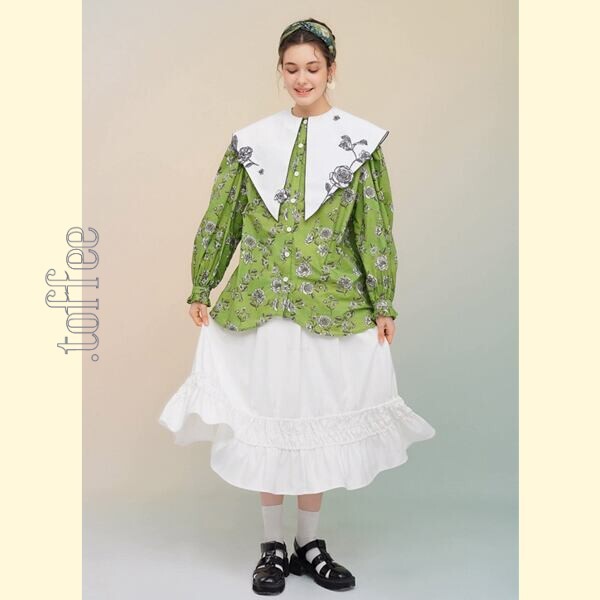 ローズフレンチレトロプリントシャツ: 個性的なエレガンスを纏う 《C0213》