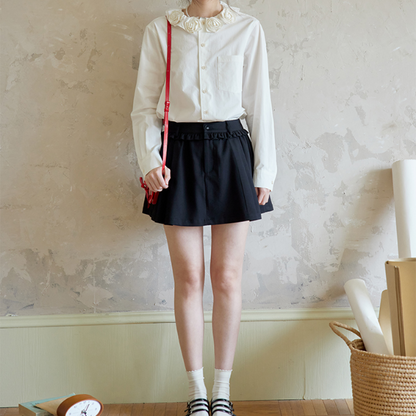 立体ローズ装飾ホワイトブラウス　《Z00766》