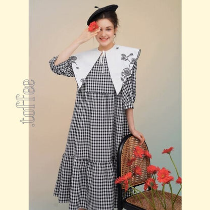 繊細バラ刺繍のつけ襟：あなただけの魔法のアクセサリー 《C0212》