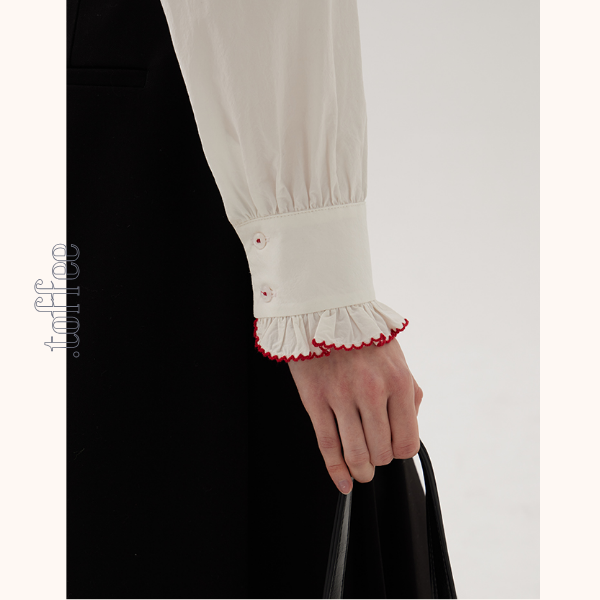 コントラストラッフルディテールブラウス《Z00845》