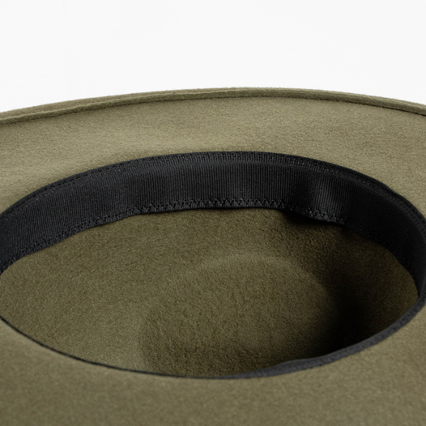 【2color】フェザー装飾ハイトップハット X-419