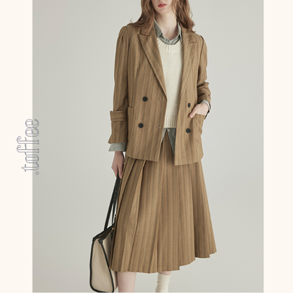 ストライプ柄ダブルブレストテーラードジャケット＆ハイウエストプリーツスカートセットアップ　《Z00777》