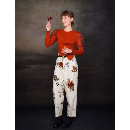 【2color】くるみ割り人形プリントタックテーパードパンツ C0107