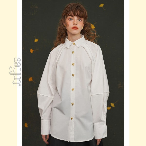 【2color】立体アートを纏う：キツネボタンの折り紙ブラウス C0174