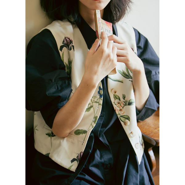 フラワープリントショートベストジャケット　AU-242