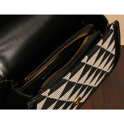 トライアングルプリントフラップメッセンジャーバッグ　AU-170