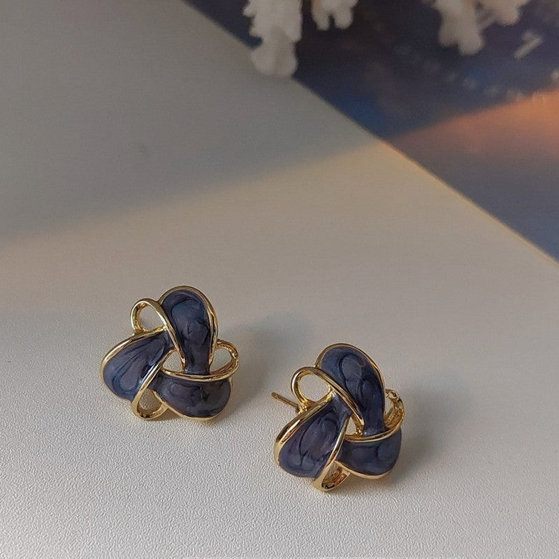 群青色のオイルドロップピアス