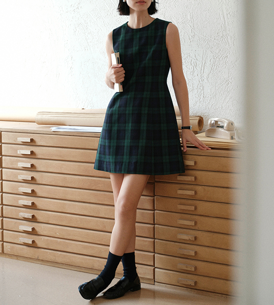 タータンチェックノースリーブミニワンピース　Z00463
