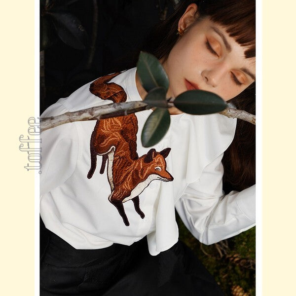 【2color】「小狐物語」森の中のキツネとアシンメトリーフリルブラウス C0182