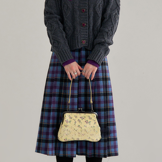 ハイウエストチェック柄ミモレ丈スカート　《Z00656》