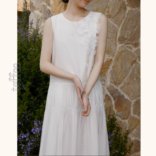 フラワー立体装飾ノースリーブティアードワンピース《Z00887》