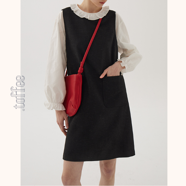 【2color】フリルネックコットンブラウス　《Z00787》