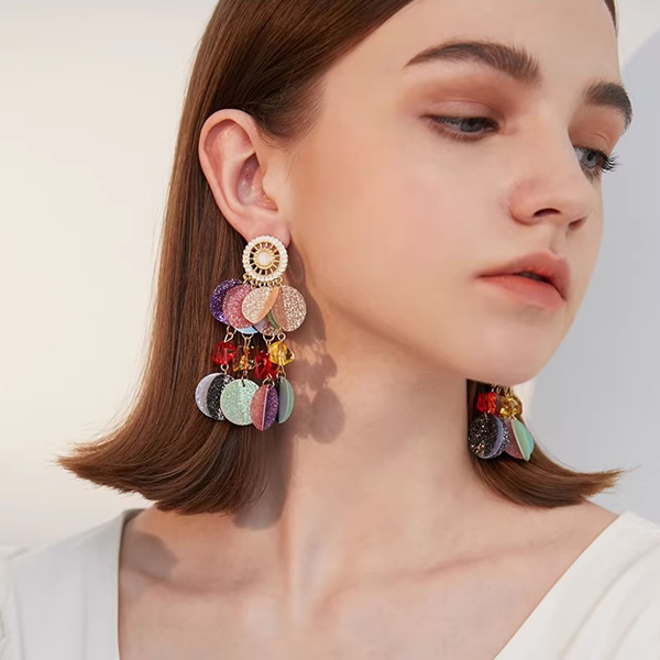 カラフルスパンコールのゴージャスピアス《Z01261》