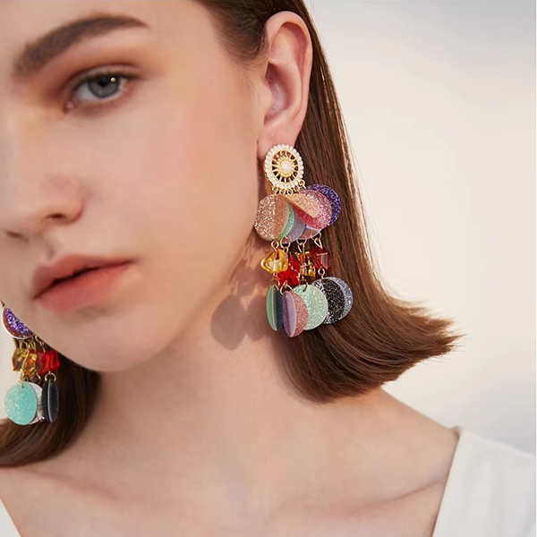 カラフルスパンコールのゴージャスピアス《Z01261》