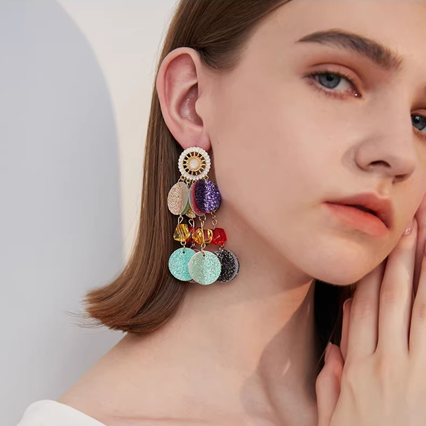 カラフルスパンコールのゴージャスピアス《Z01261》