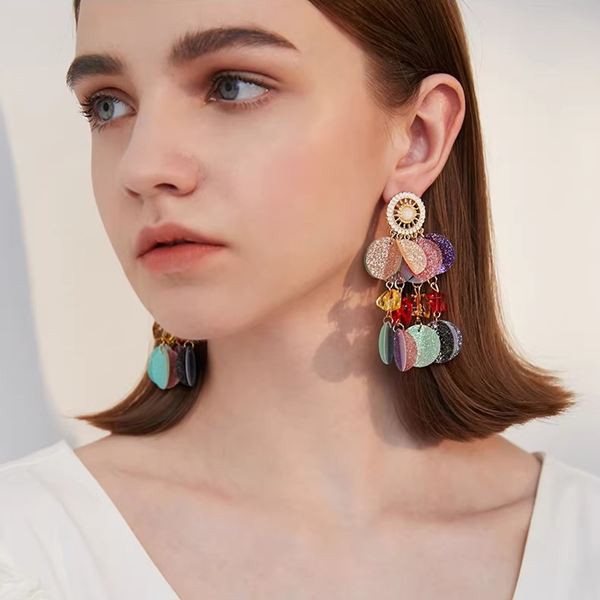 カラフルスパンコールのゴージャスピアス《Z01261》