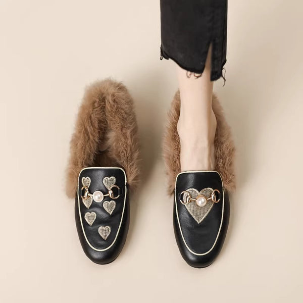 【2color】ハート刺繍×パールのふわもこファーローファー《Z01314》