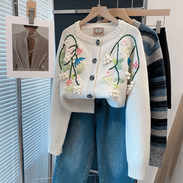 立体フラワー刺繍の上品ショートニットカーディガン《Z01209》